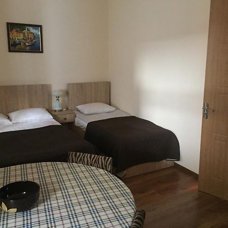 R And B Hotel Borjomi Eksteriør billede