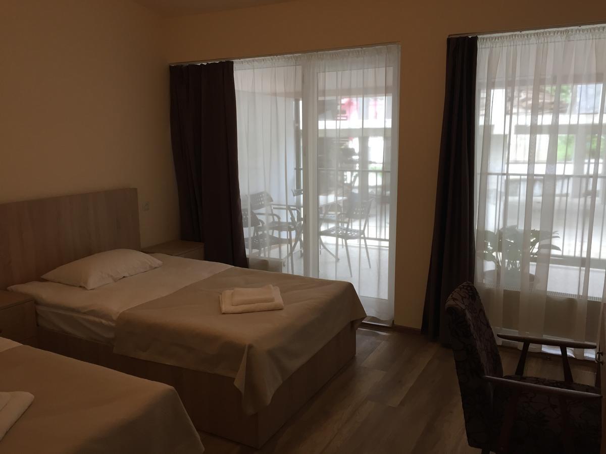 R And B Hotel Borjomi Eksteriør billede